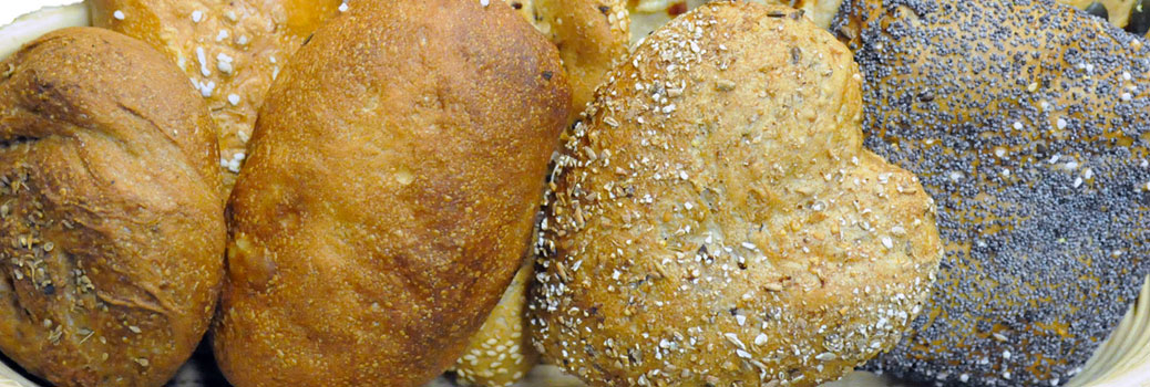 Gebaeckskoerbchen der Bäckerei Weninger mit unterschiedlichem Gebaeck